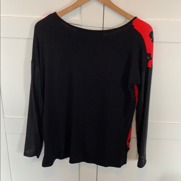 Kensie lightweight long sleeve top, back is black - Picture 3 of 4